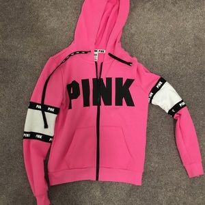 Pink sweatshirt with zipper